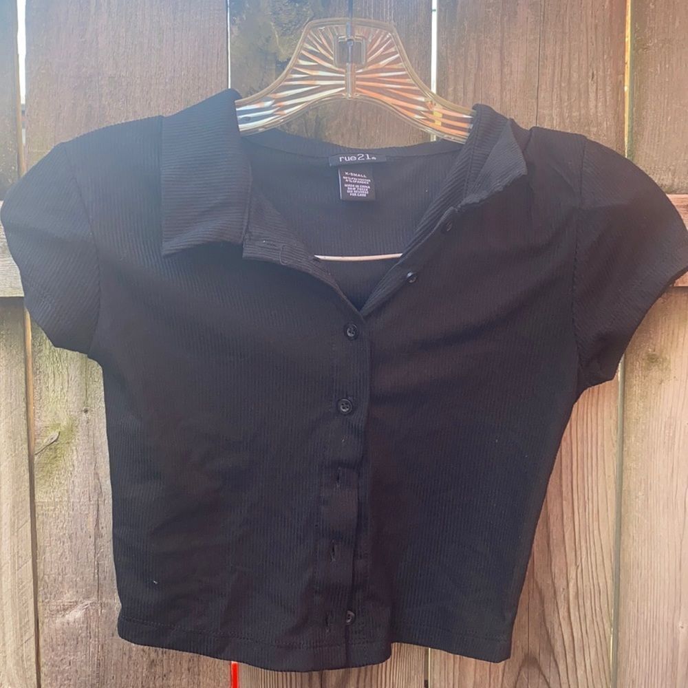 Rue 21 button Down crop top sz. XS